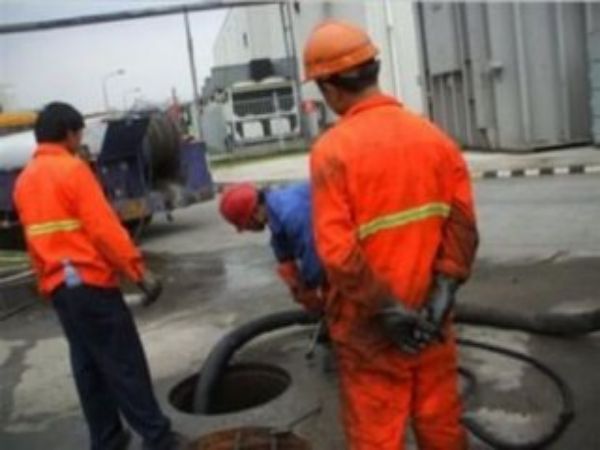 疏通管道怎么找工人（找管道疏通师傅）